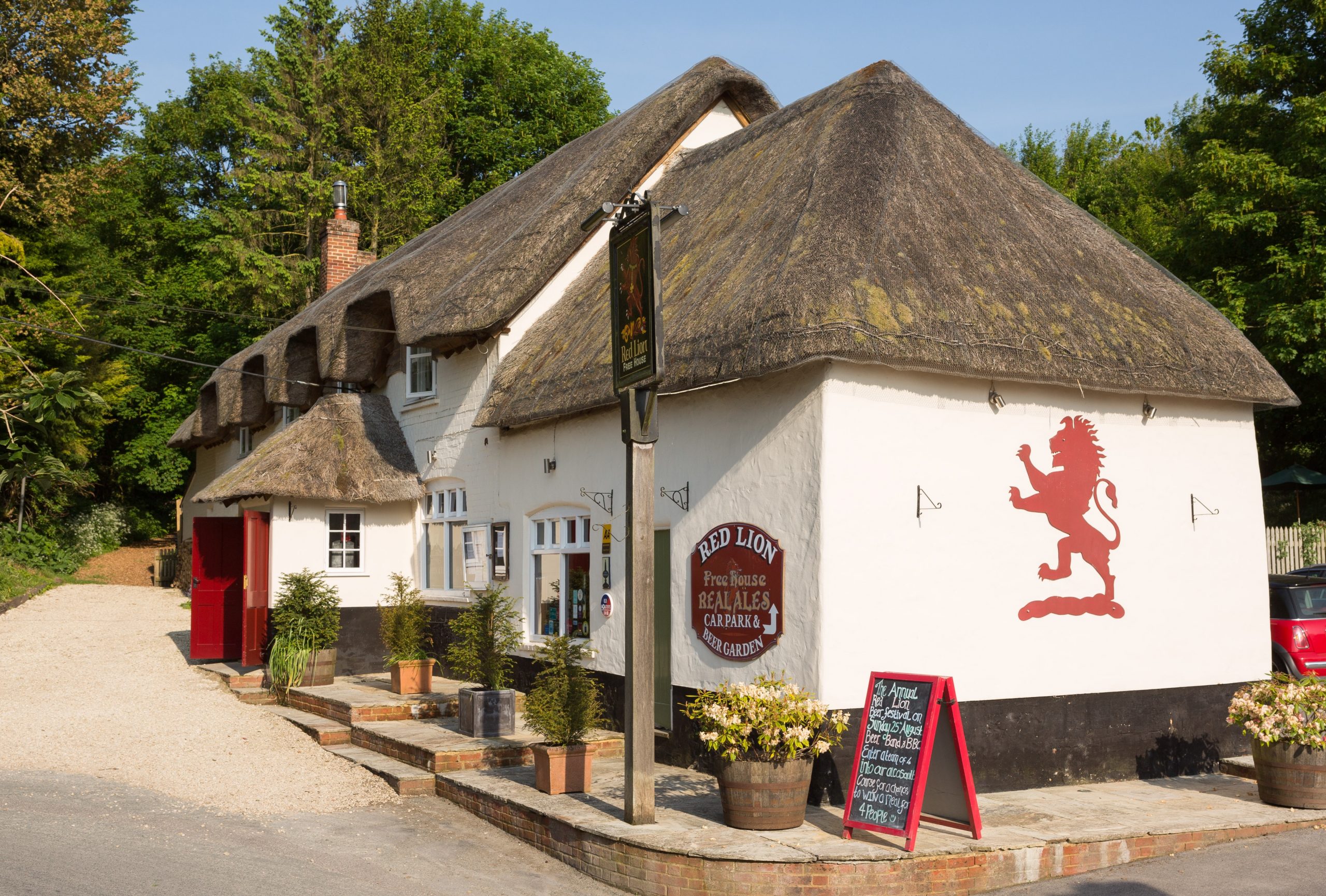 Restaurant with rooms in a thached village pub